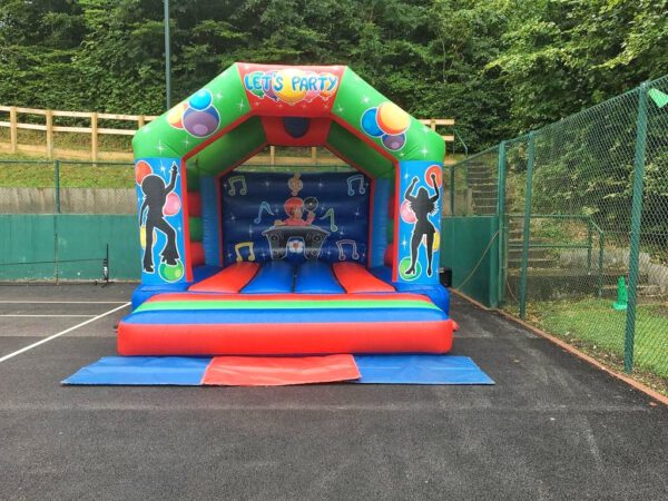party time large bouncy castle image 1 min