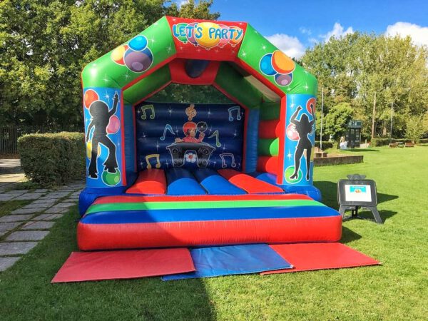 party time large bouncy castle image 3 min