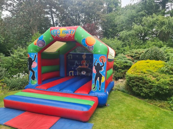 party time large bouncy castle image 7 min