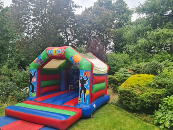 party time large bouncy castle image 8 min