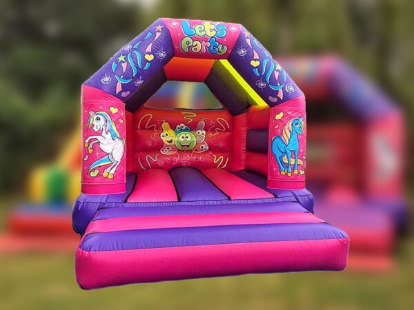 unicorn bouncy castle image 6 min